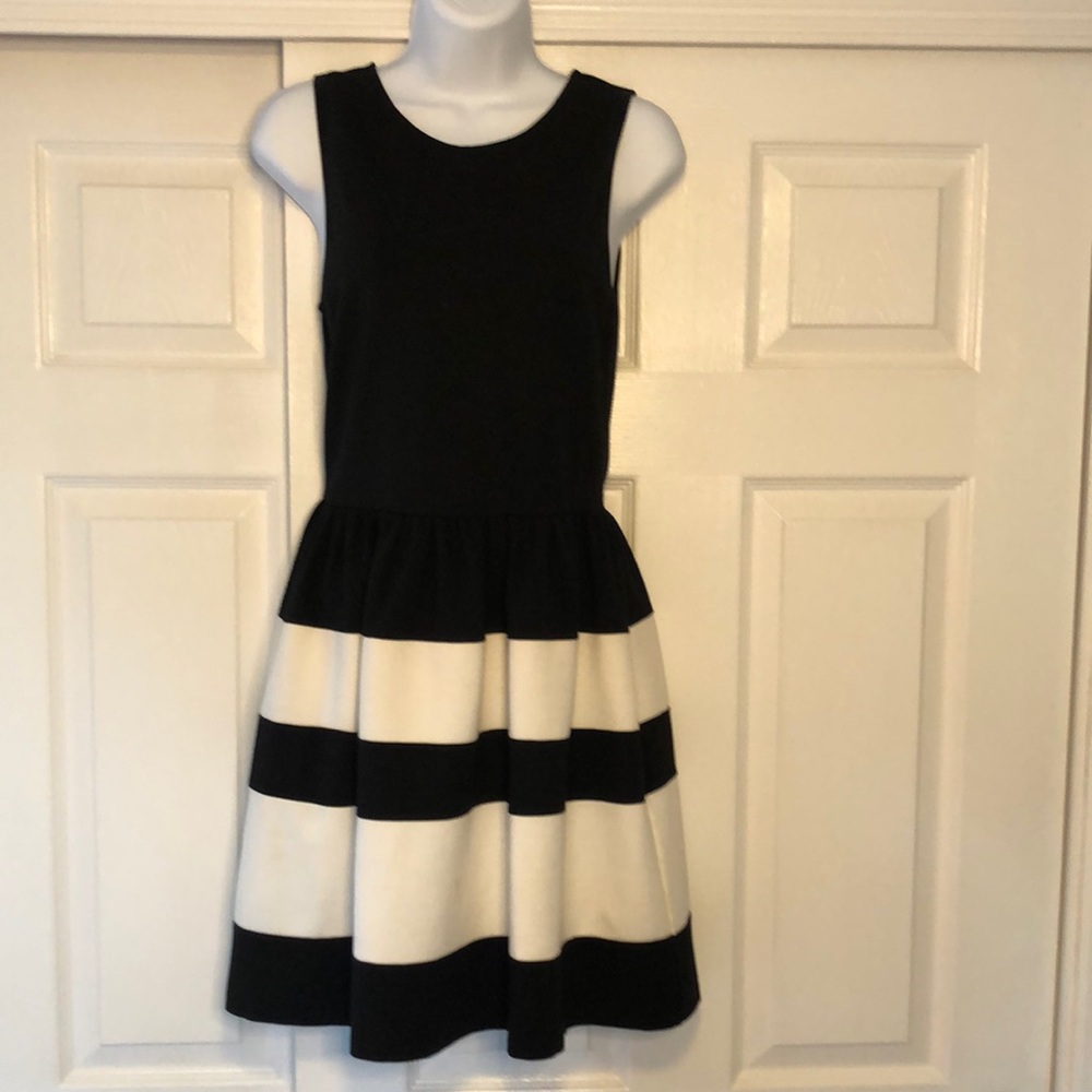 “Red" by Saks Fifth Ave  - sleeveless black dress w/cream stripes - size M